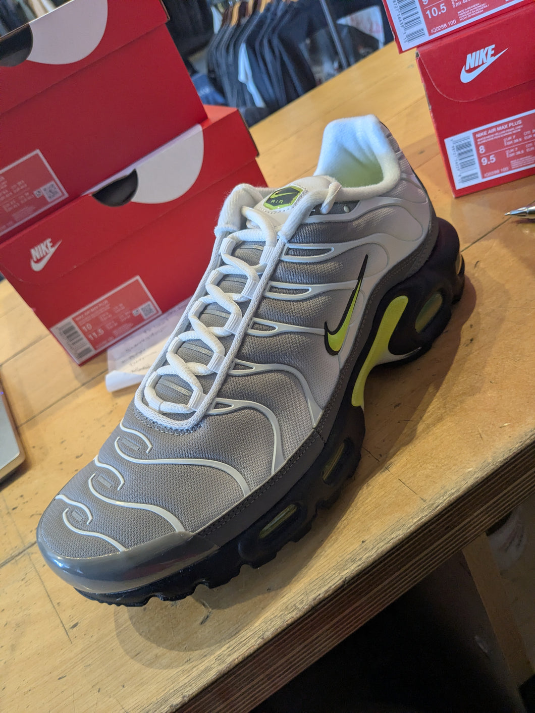 Nike Air Max Plus White / Neon Yellow-Pearl Grey