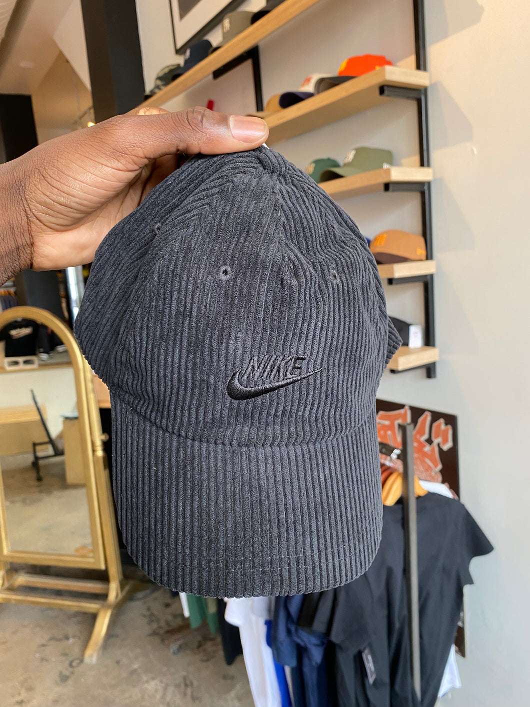 Fb5375-010 nike cap noir corduroy – Artgang Montréal