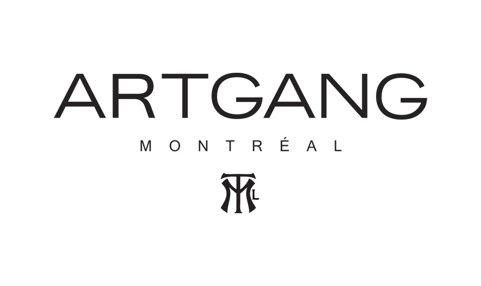Montreal Canada March 2020  Gift Card Hand Store Gift